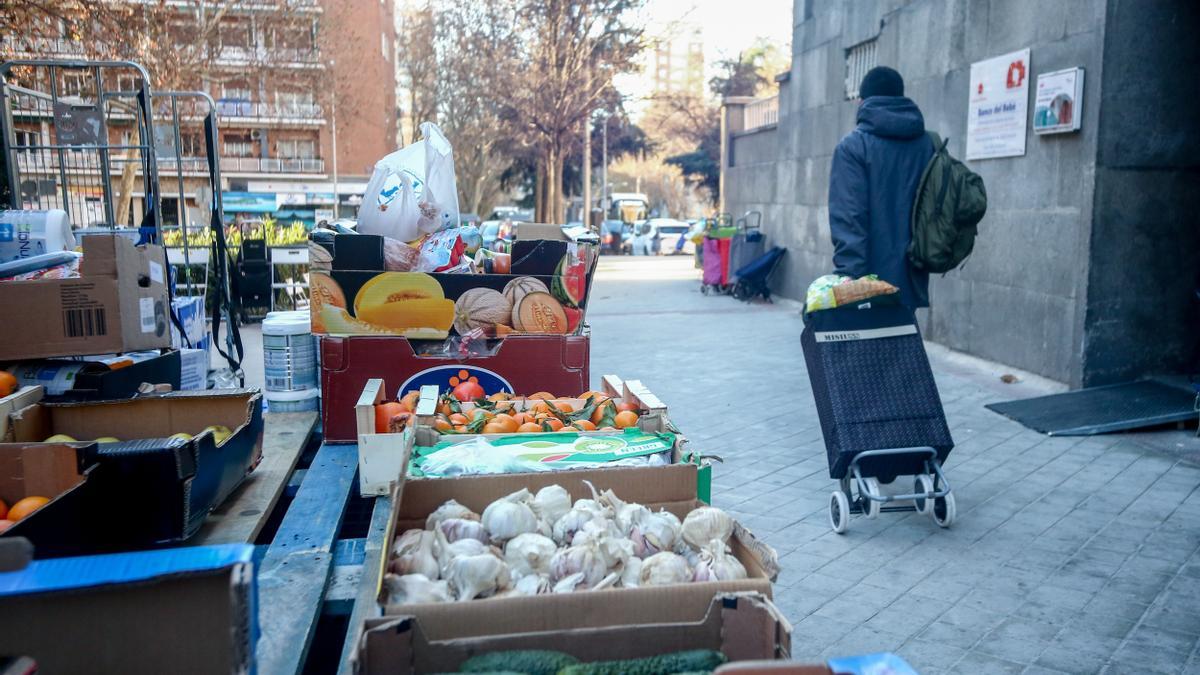 Un reparto de alimentos a familias vulnerables (Madrid).