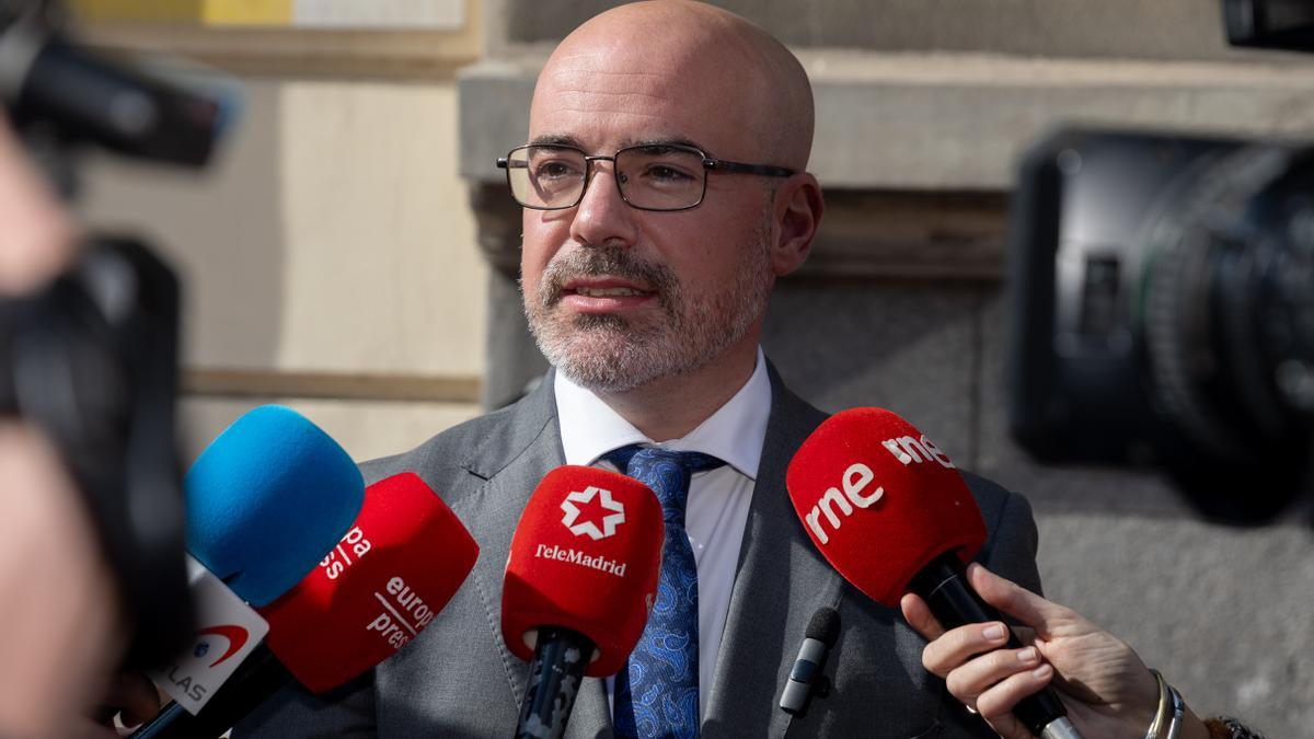 El delegado del Gobierno niega que se le notificasen incumplimientos de la asesora de Gómez