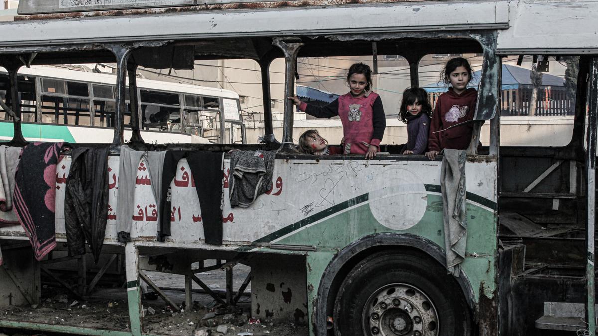 'Un grito por la infancia de Gaza': el libro solidario que pone el foco en la resistencia de las madres