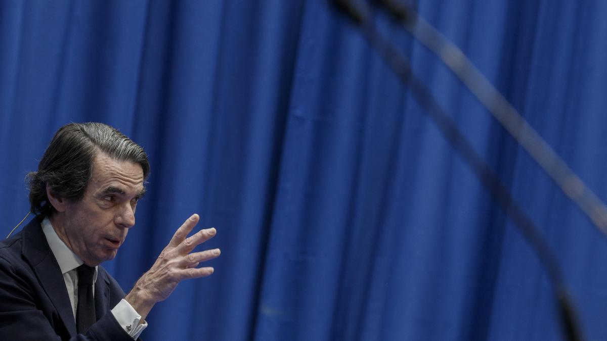 El expresidente del Gobierno José María Aznar durante una intervención en un foro empresarial en València.