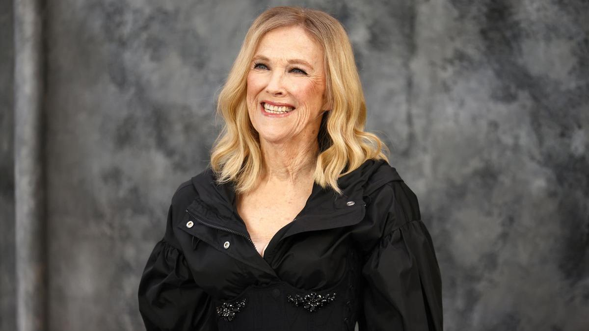 La actriz estadounidense Catherine O'Hara llega al estreno británico de 'Beetlejuice Beetlejuice'.