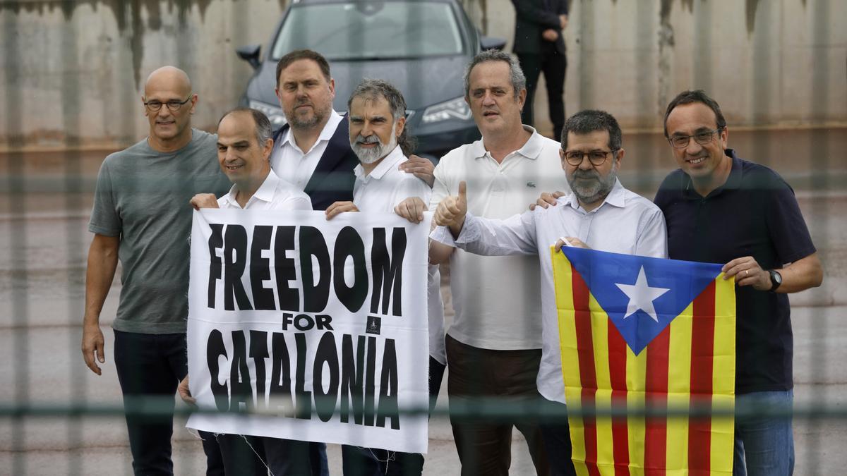 Raül Romeva, Jordi Turull, Oriol Junqueras, Jordi Cuixart, Joaquim Forn, Jordi Sànchez y Josep Rull en 2021.