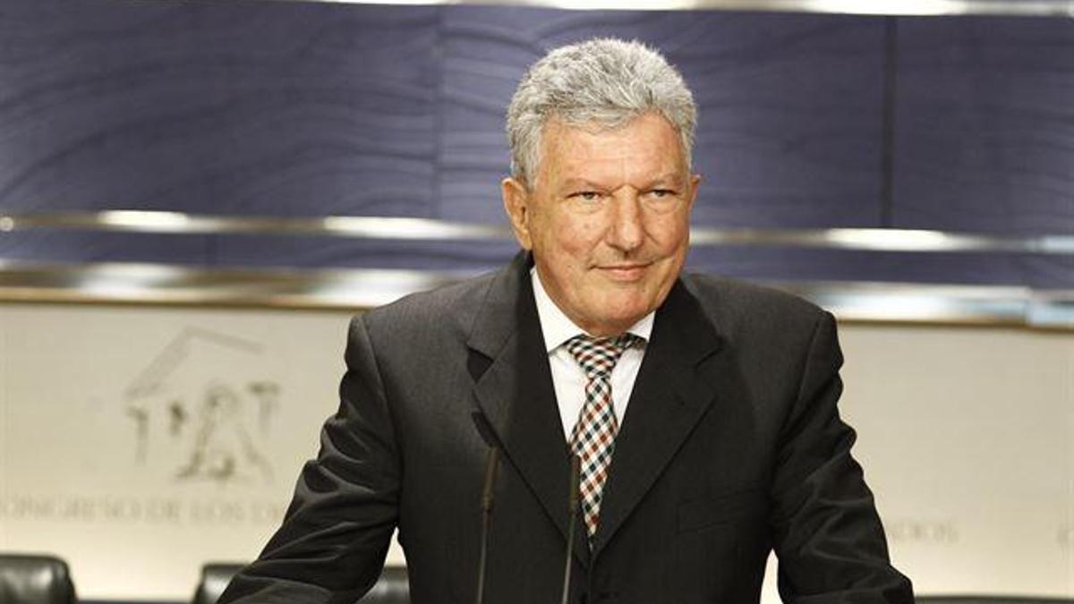 El diputado de Nueva Canarias rechaza de plano abstenerse para investir a Rajoy