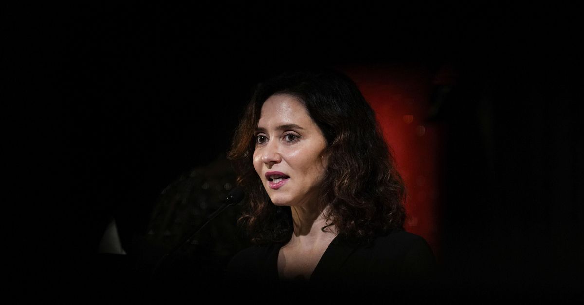 La pareja de Ayuso pone a la venta el piso en el que vive con la presidenta tras la compra del ático por la Comunidad
