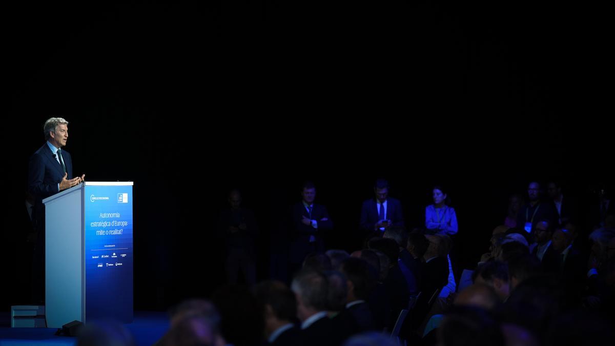 El presidente del PP, Alberto Núñez Feijóo, durante la 41 Reunió Cercle d'Economia, en el Palau de Congressos de Catalunya.