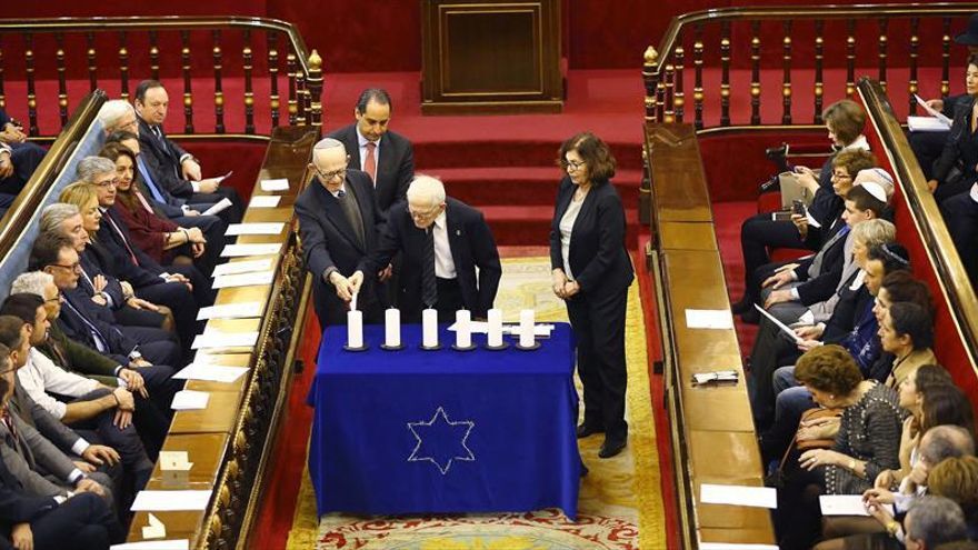 El Senado recuerda la tragedia del Holocausto: ¿y cuándo un día para recordar a las víctimas de Franco?