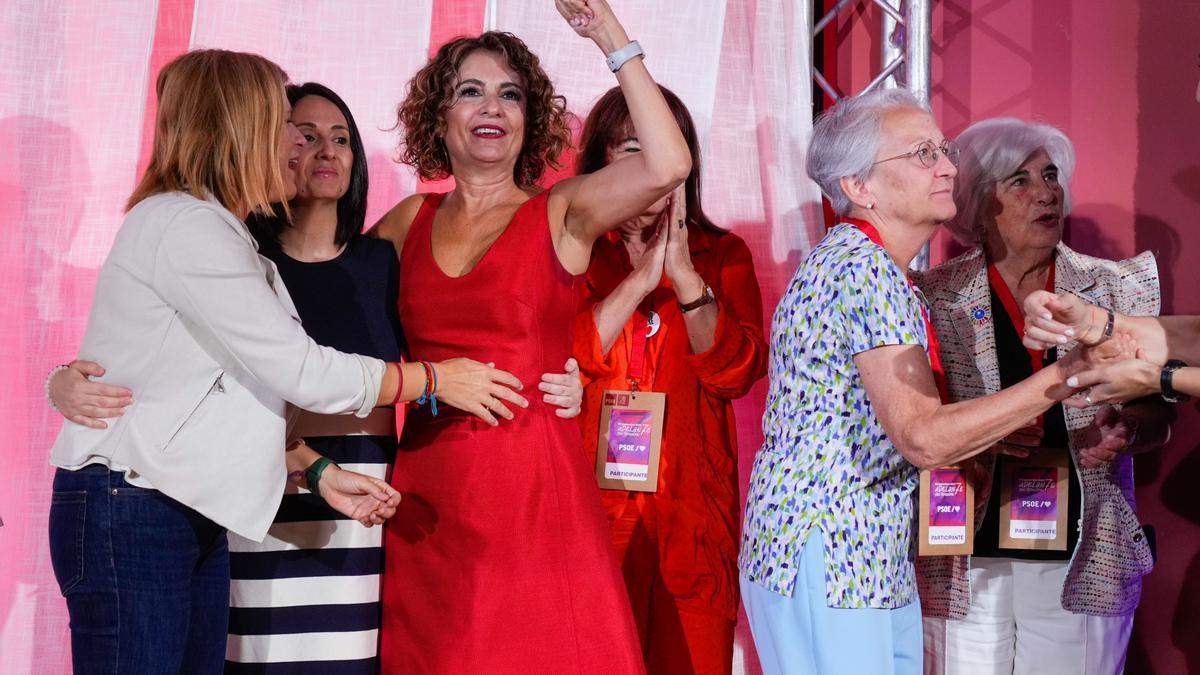 El Gobierno pone frente al espejo al PP con la vertiente social de la quita de deuda y la jornada laboral