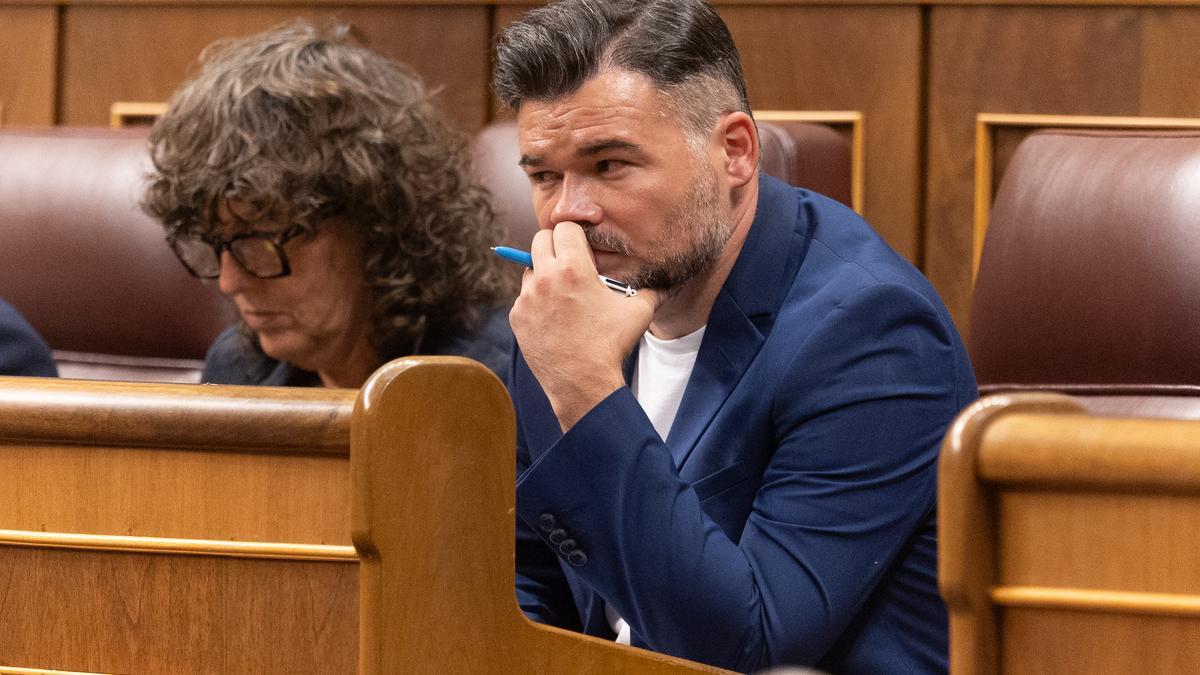 Rufián tacha de racista que Junts atribuya a la inmigración el 