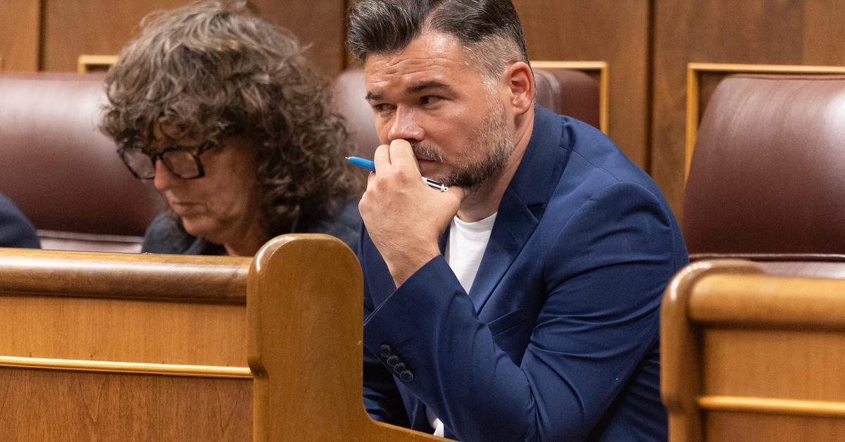 Rufián tacha de racista que Junts atribuya a la inmigración el "colapso" de los servicios