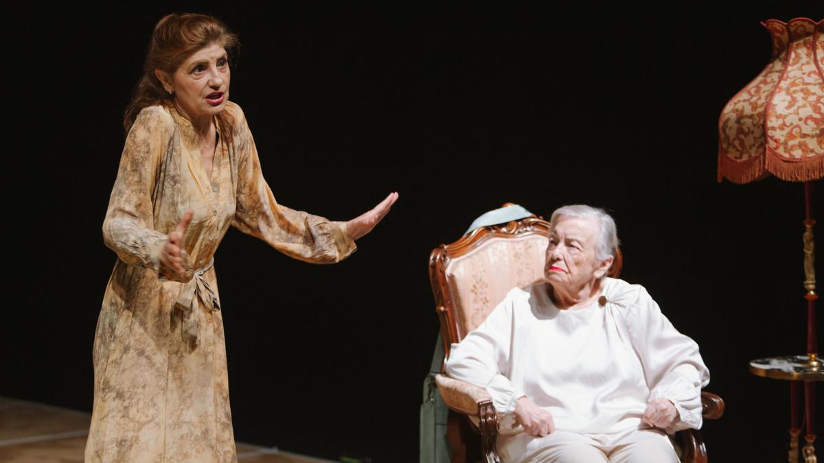 Escena de la obra 'Yo solo quiero irme a Francia' en Teatro Pavón