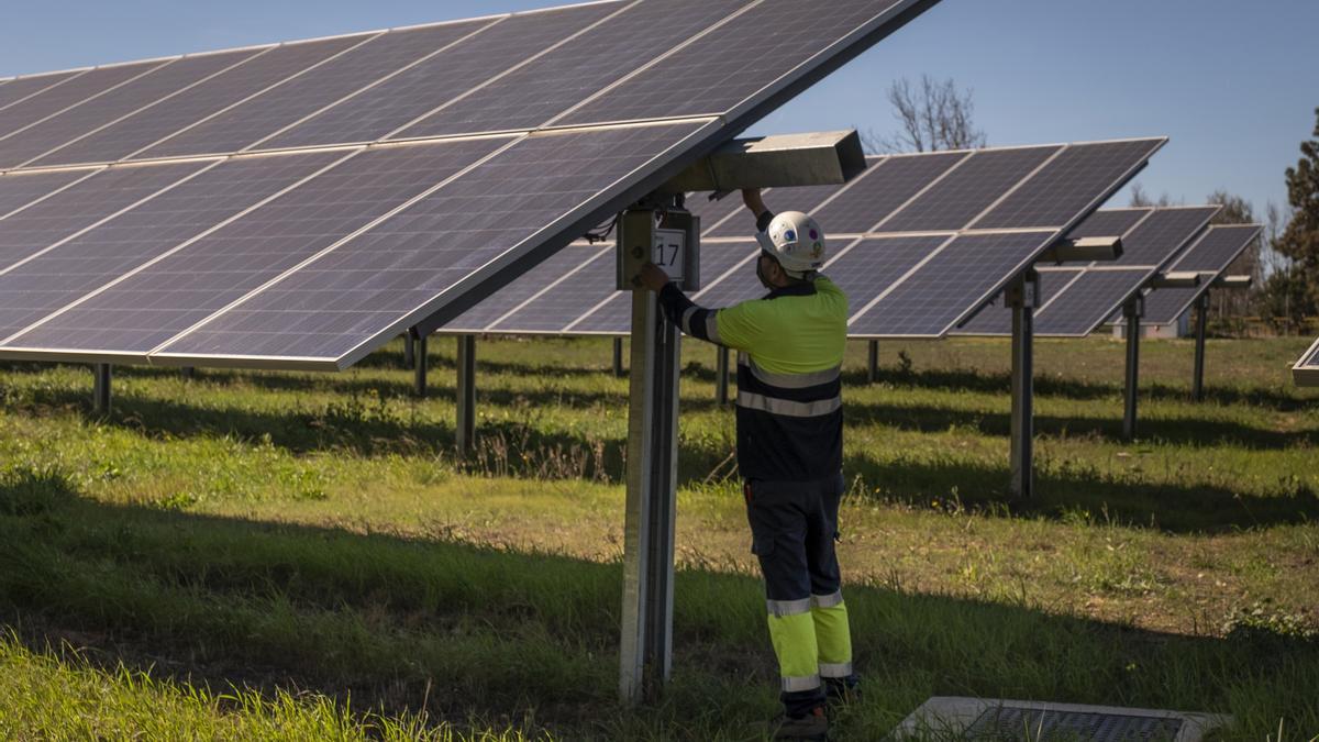 Paneles solares en una foto de Archivo