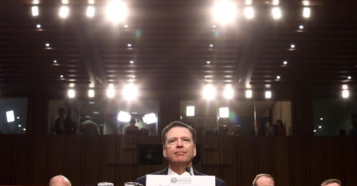 Trump niega que la imputación del exjefe del FBI sea por venganza: "Es por justicia"