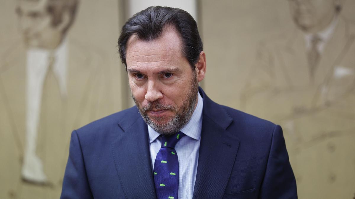 El ministro de Transportes y Movilidad Sostenible, Óscar Puente, comparece este martes en la Comisión de Transportes y Movilidad Sostenible del Congreso para dar explicaciones sobre el accidente de Adamuz (Córdoba) y las demás recientes incidencias ferroviarias.
