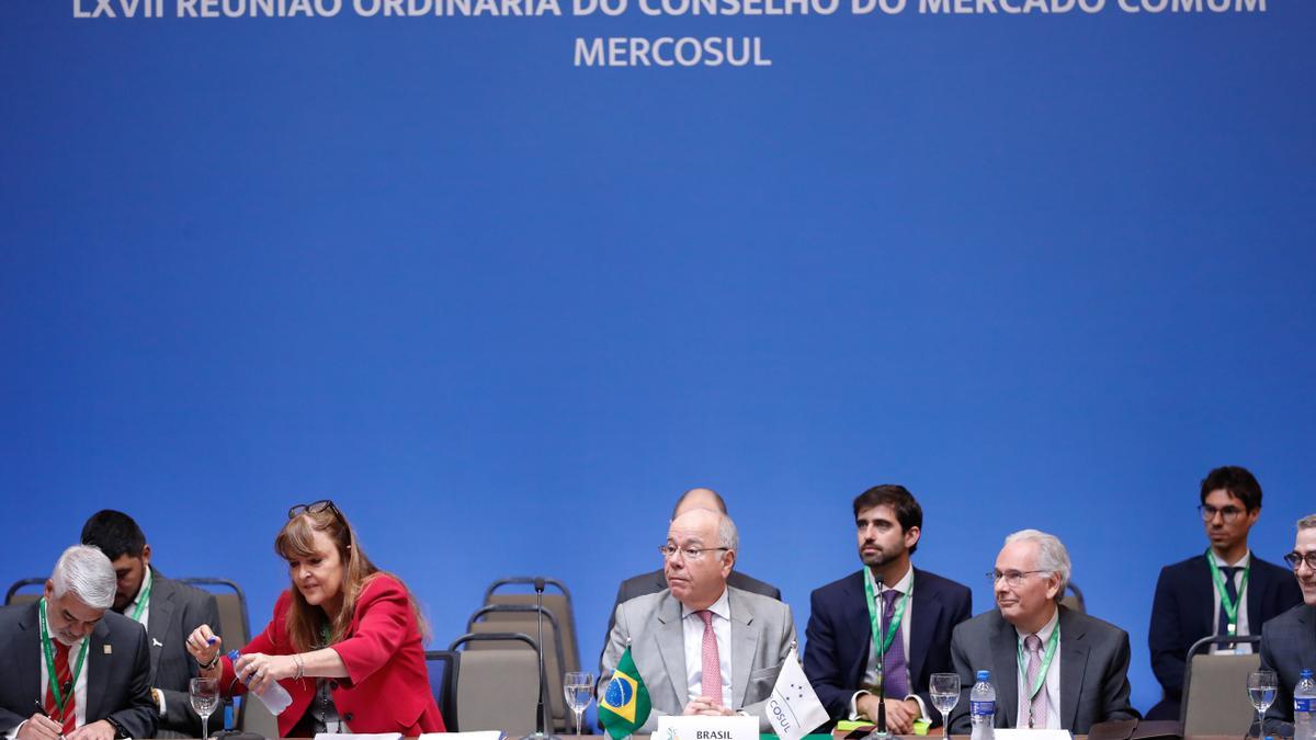 El canciller de Brasil, Mauro Vieira, participa durante la reunión de Mercosur este viernes, en Foz de Iguazú (Brasil).