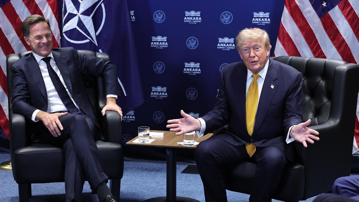 El Secretario General de la OTAN, Mark Rutte y el Presidente de los Estados Unidos, Donald Trump, en la Cumbre de la OTAN en Ankara, Turquía.