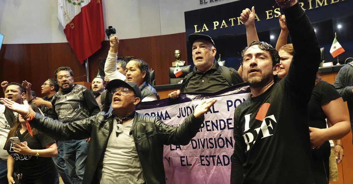 México aprueba la reforma judicial tras un largo debate con intento de ...