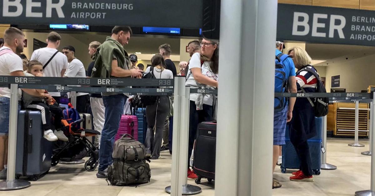 Los aeropuertos españoles operan con normalidad en vuelos a Berlín y Bruselas tras el ciberataque