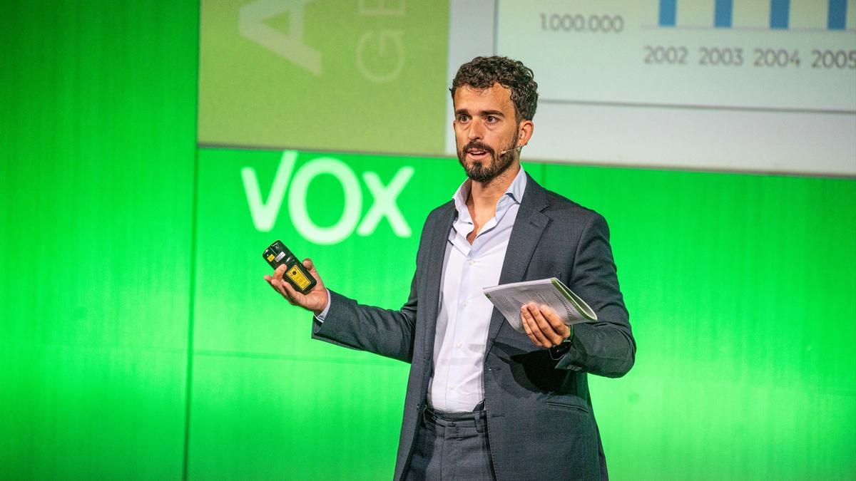 Vox se radicaliza aún más con el envío de Quero a la cumbre antimigrantes que organiza la ultraderecha más extrema