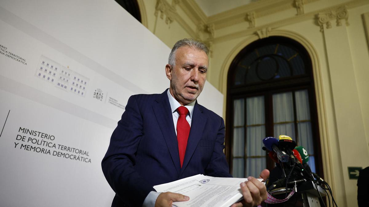El ministro de Política Territorial y Memoria Democrática, Ángel Víctor Torres, comparece este martes en rueda de prensa.