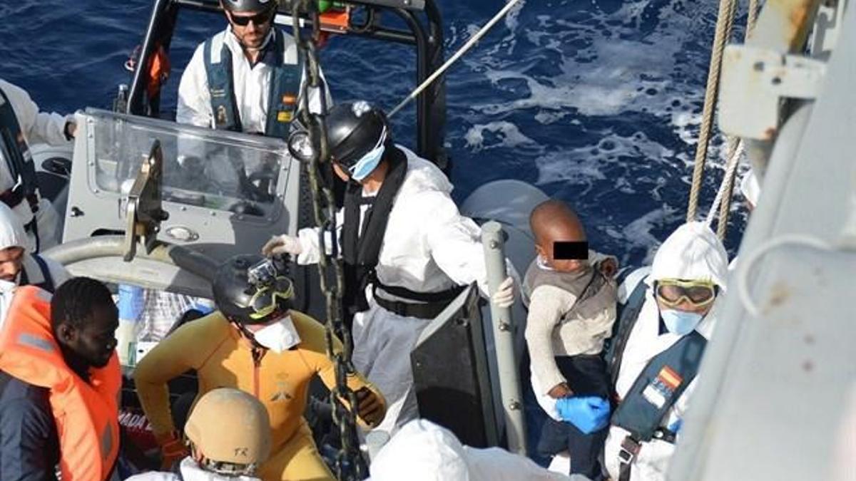 Una fragata de la Armada española rescata a 578 migrantes frente a las costas de Libia