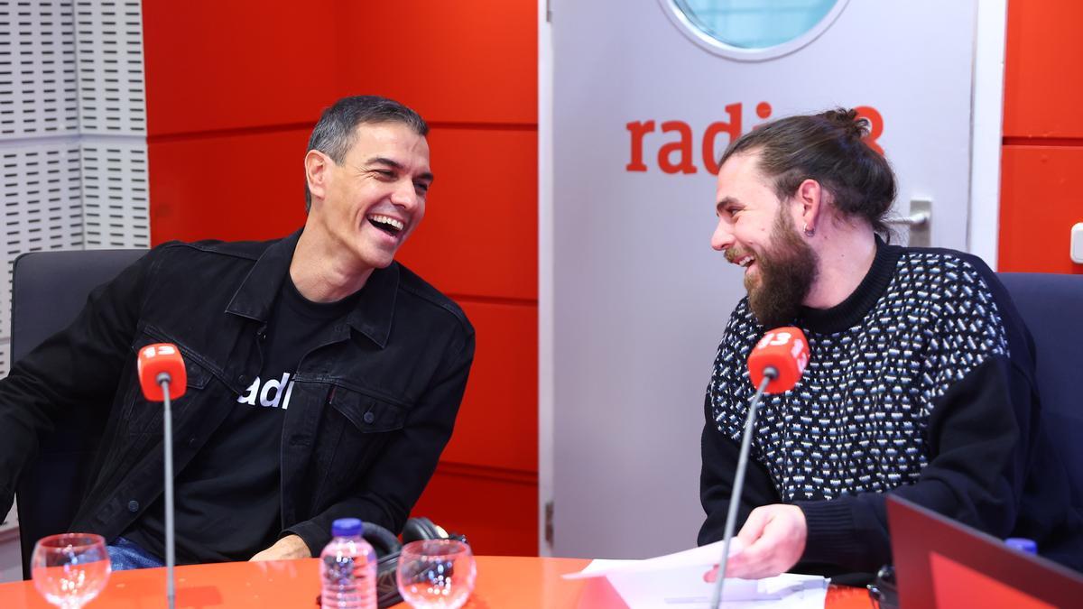Pedro Sánchez, durante su visita a Radio 3