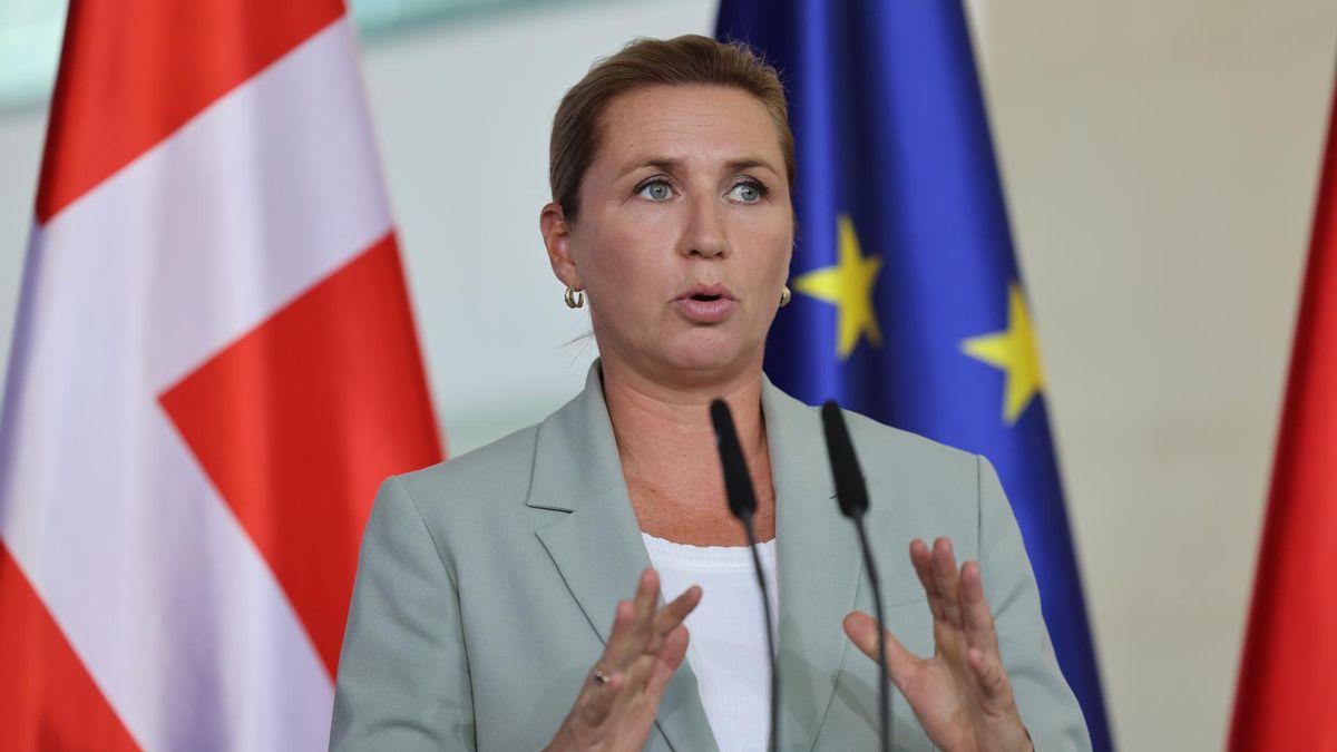 La primera ministra de Dinamarca, Mette Frederiksen, asiste a una rueda de prensa, en Berlín (Alemania), el 27 de agosto de 2026.