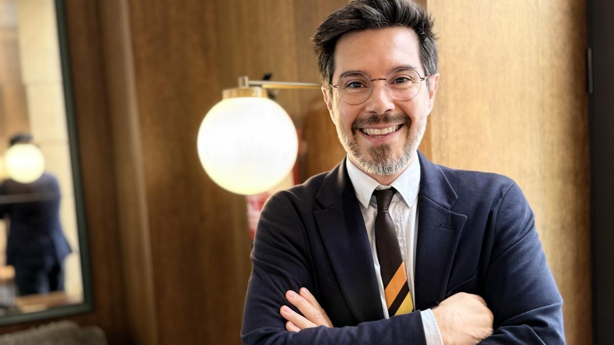 Toni Aira, autor de ‘Mitólogos’: “Necesitamos una revolución informativa”