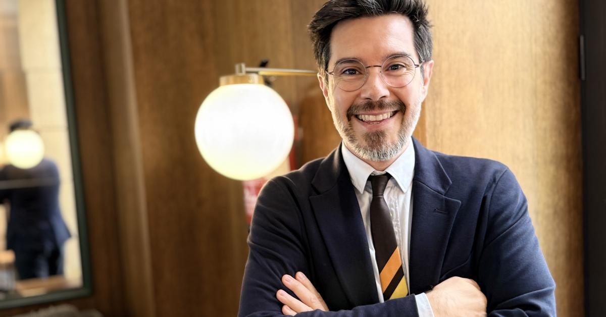 Toni Aira, autor de ‘Mitólogos’: “Necesitamos una revolución informativa”