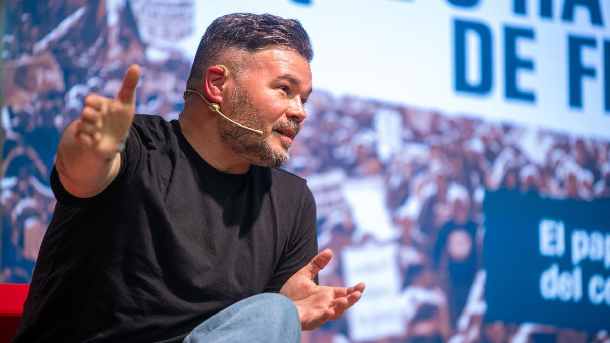 El portavoz de ERC en el Congreso de los Diputados, Gabriel Rufián, durante el diálogo 'Què s'ha de fer?'.