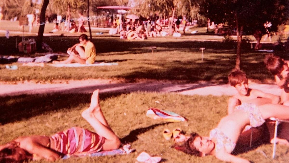 Hora de la siesta en los largos días de piscina