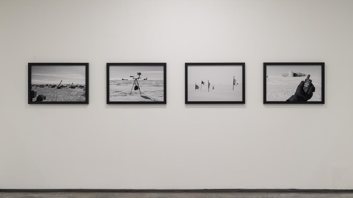 Santiago Sierra en el Museo Helga de Alvear: el cinismo considerado como una de las bellas artes