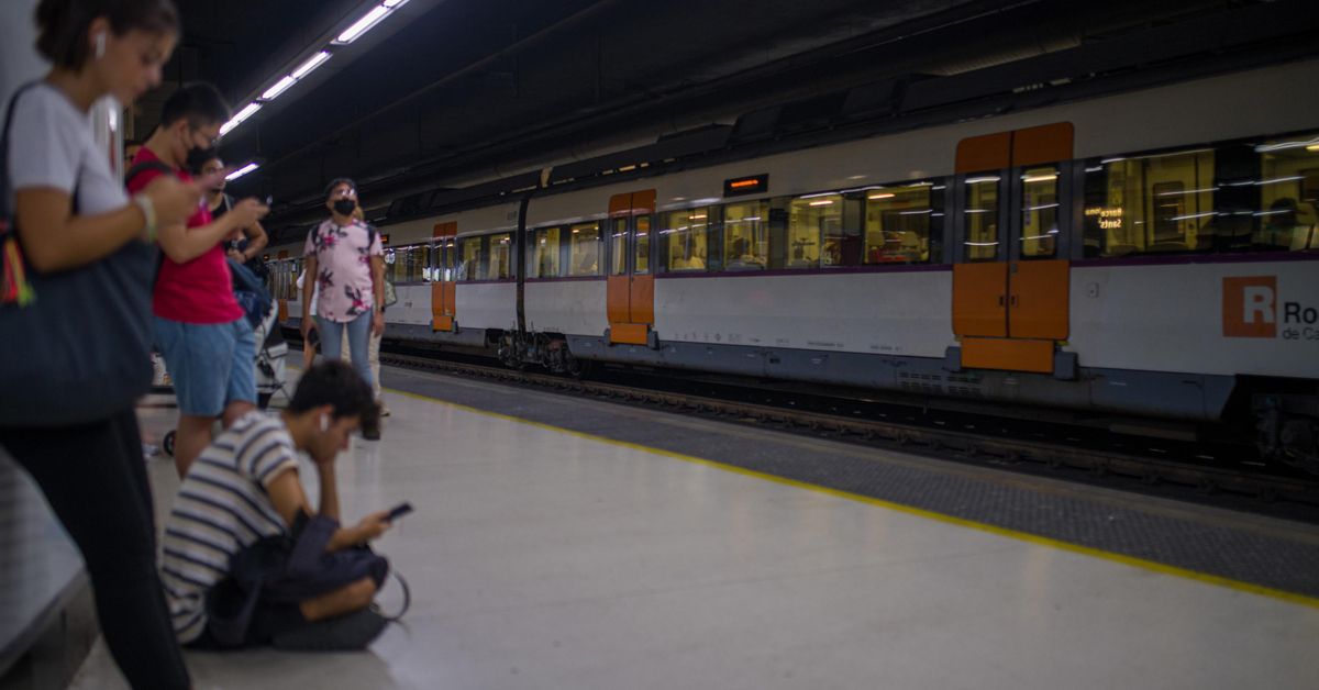 Los sindicatos convocan cuatro días de huelga en Renfe y Adif por el ...