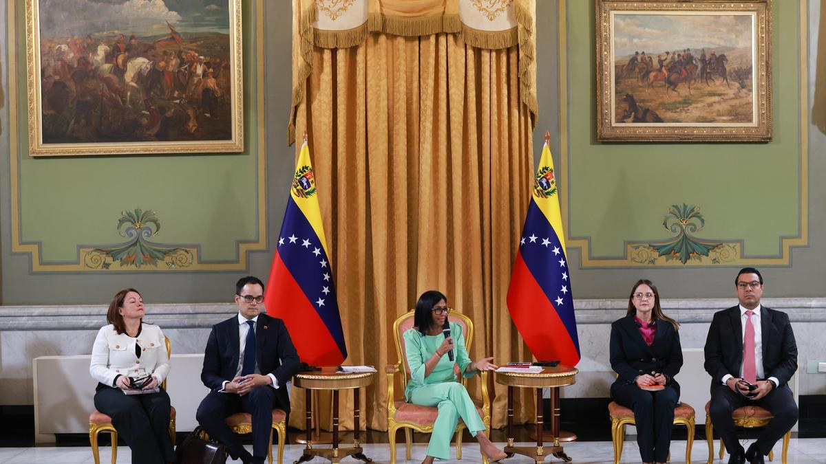 Delcy Rodríguez anuncia que diplomáticos venezolanos viajarán a EEUU para retomar las relaciones