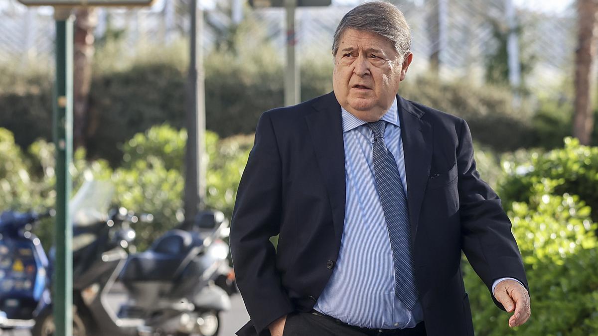 JOSE LUIS OLIVAS LLEGA A LA CIUDAD DE LA JUSTICIA DONDE HOY DECLARA ANTE EL JUEZ POR EL CASO ERIAL.