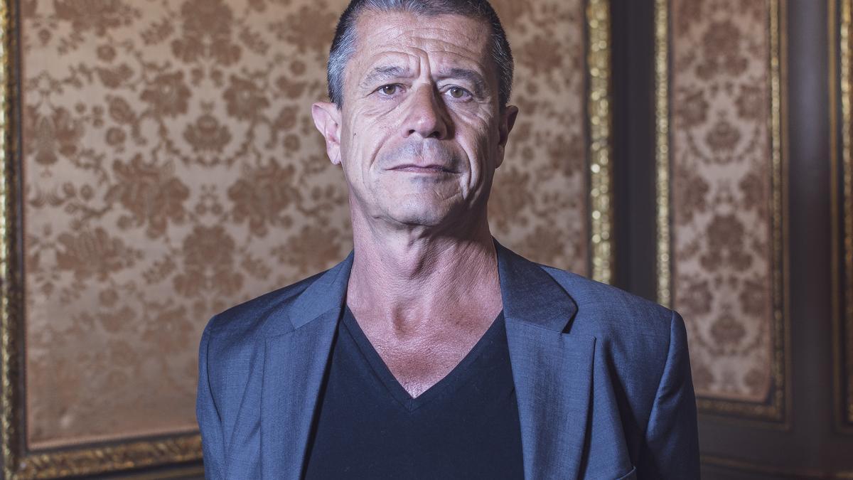 Emmanuel Carrère y la política de la literatura