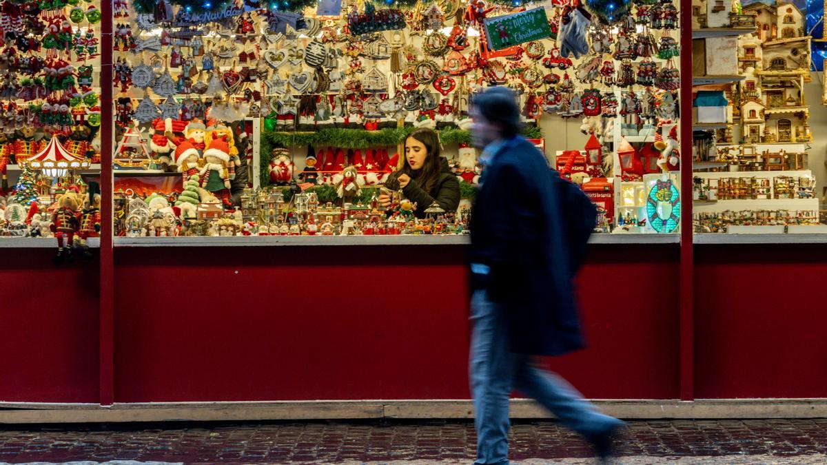 Tradicional mercado de navidad, en la Plaza Mayor de Madrid.