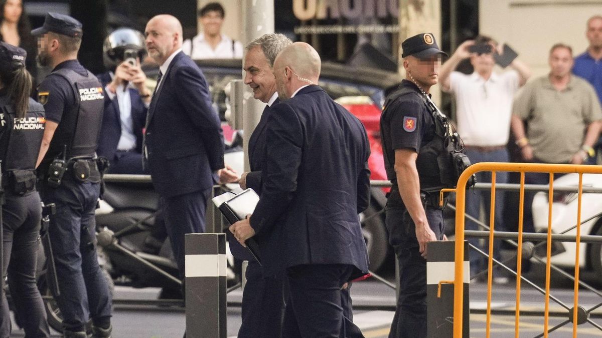 José Luis Rodríguez Zapatero a su entrada en la Audiencia Nacional para declarar ante el juez Calama
