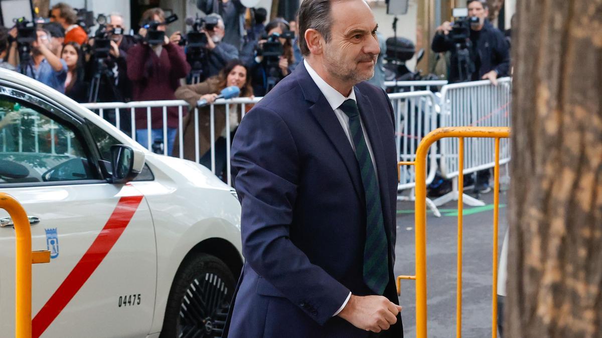 El exfiscal de la Audiencia Nacional, Carlos Bautista, será el nuevo abogado de Ábalos