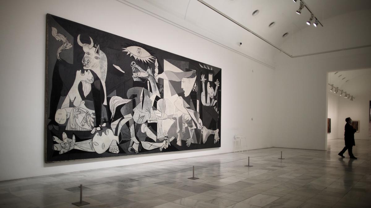 Archivo - Original del 'Guernica' de Pablo Picasso en el Museo Reina Sofía de Madrid.