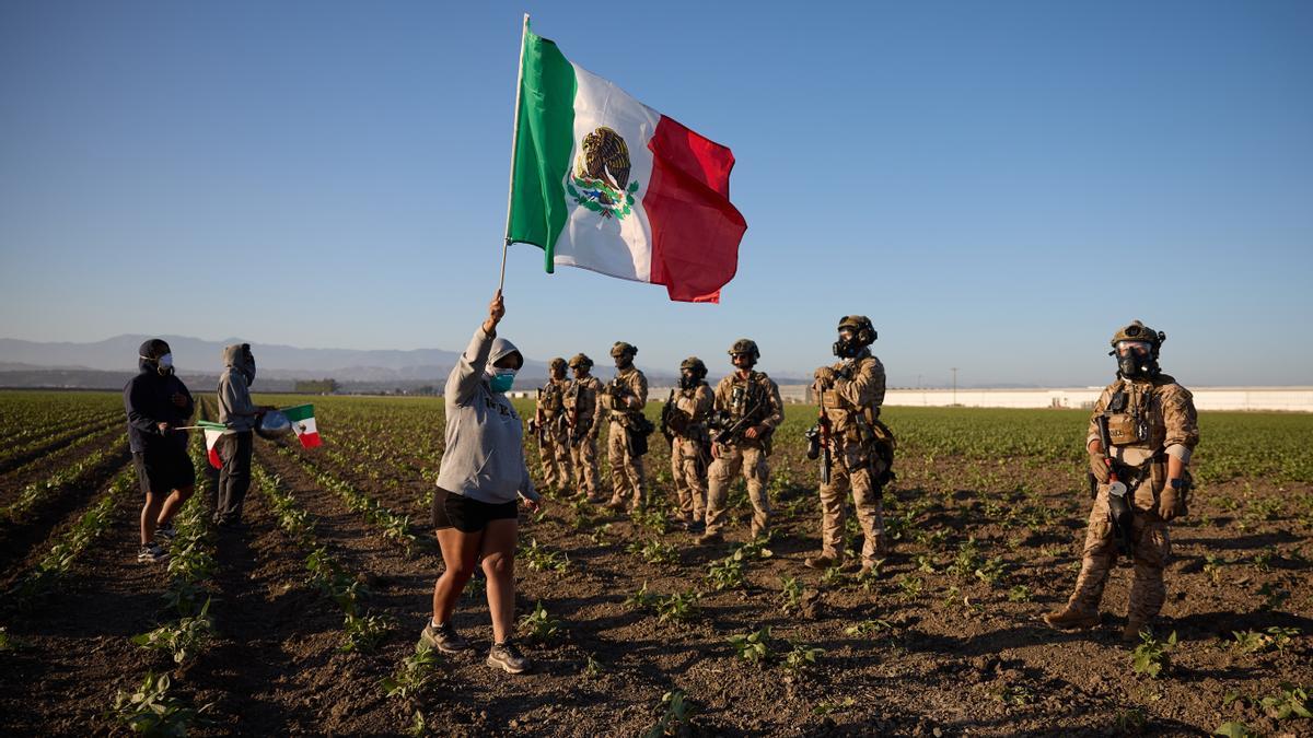 Una jueza prohíbe a Trump arrestar a migrantes en California por su perfil racial