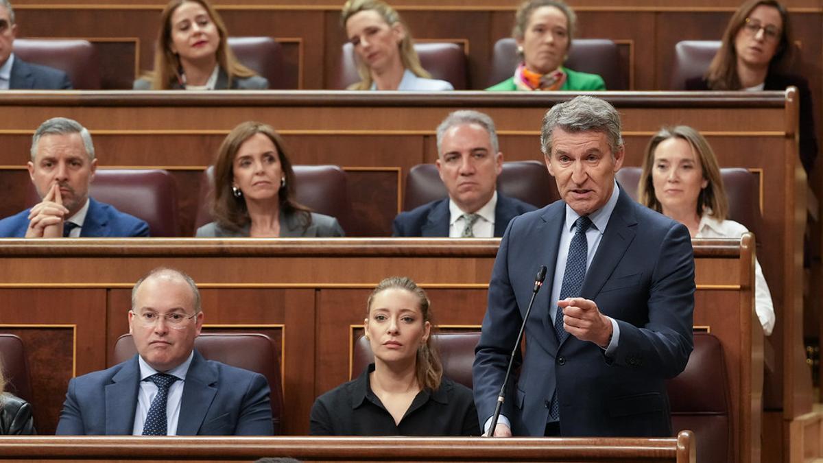 Alberto Núñez Feijóo en la bancada del PP en el Congreso.