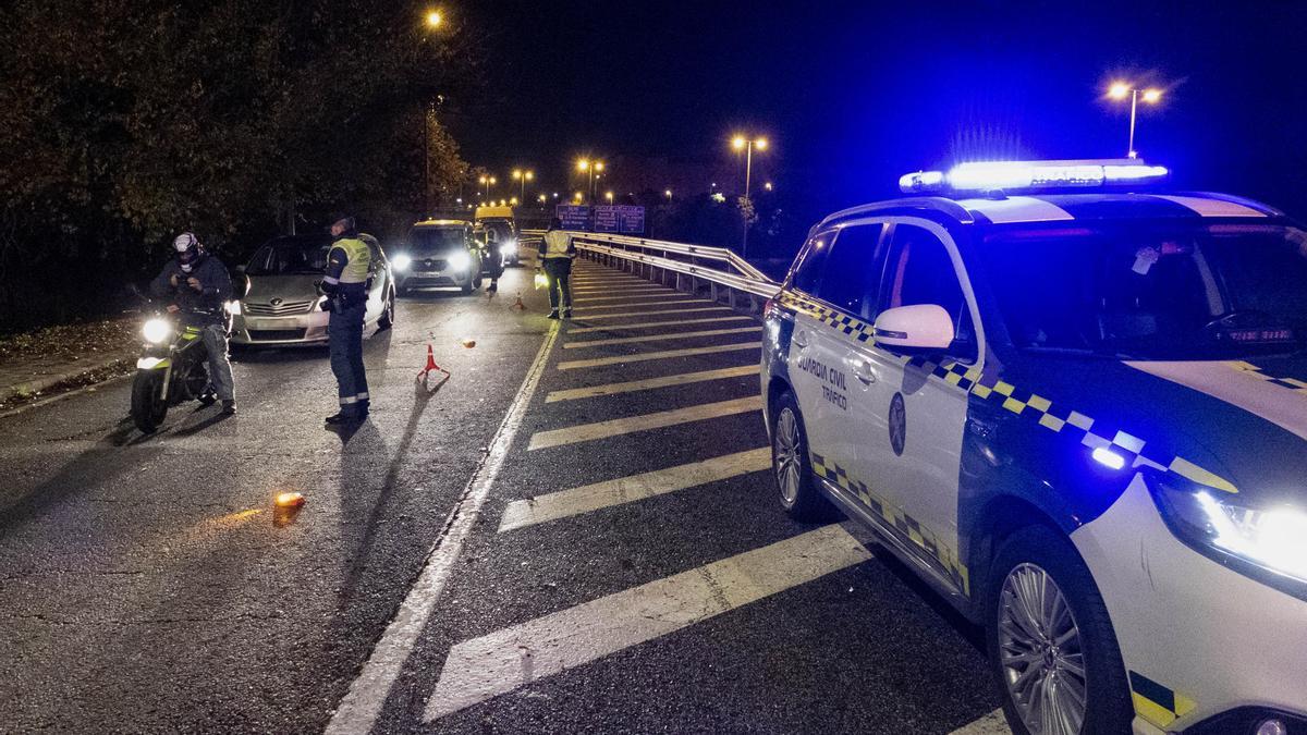 La Guardia Civil intensifica el control de las carreteras en la época navideña