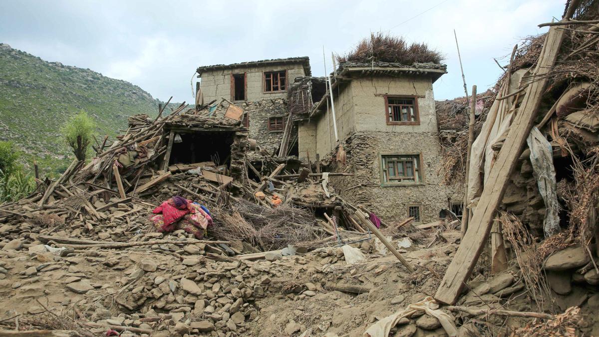 Potres v Afganistanu zahteval več kot 1400 življenj