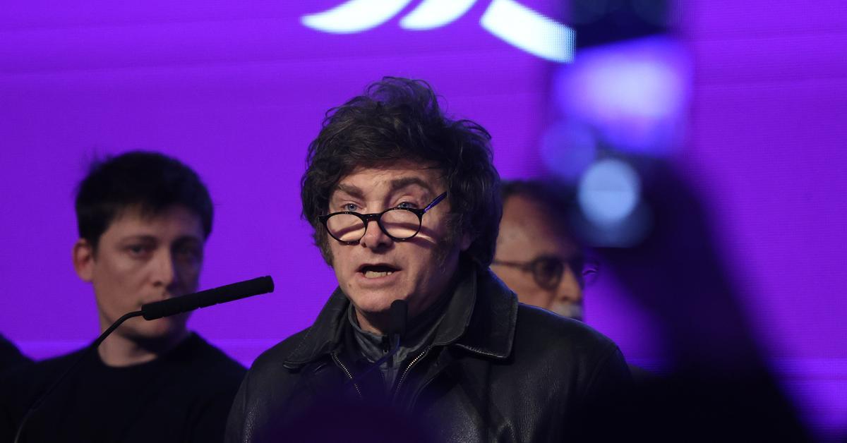 Milei sufre un duro golpe electoral ante un peronismo revitalizado con Axel Kicillof