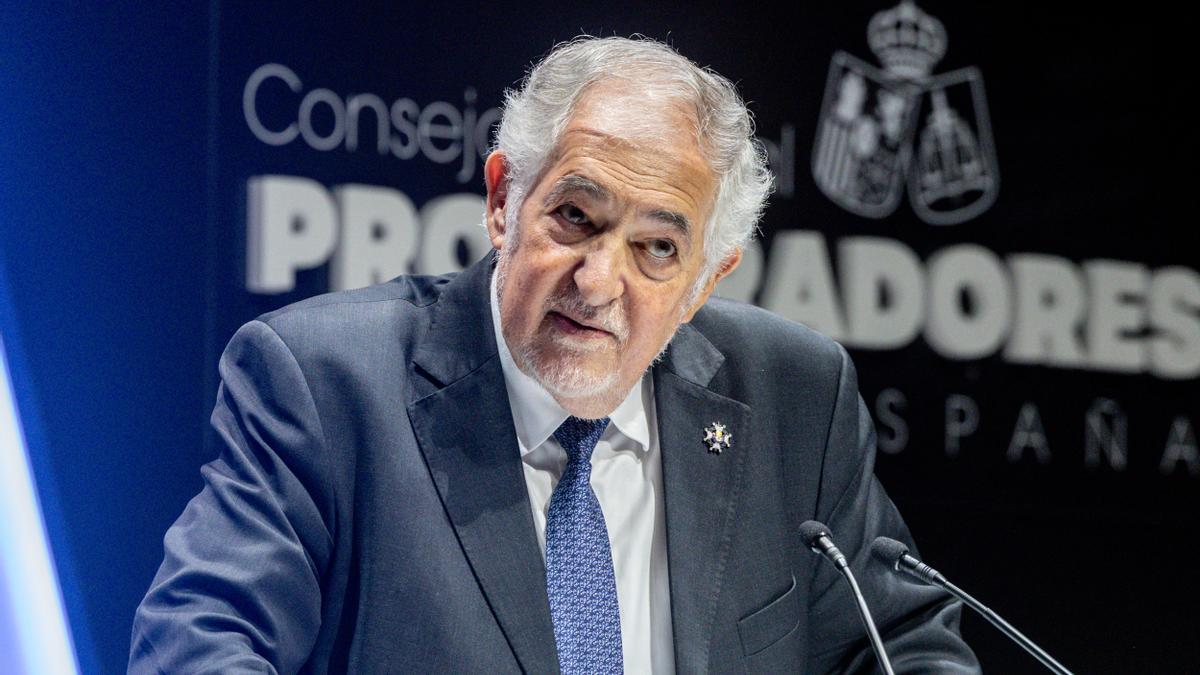 Conde-Pumpido defiende al Tribunal Constitucional ante las 
