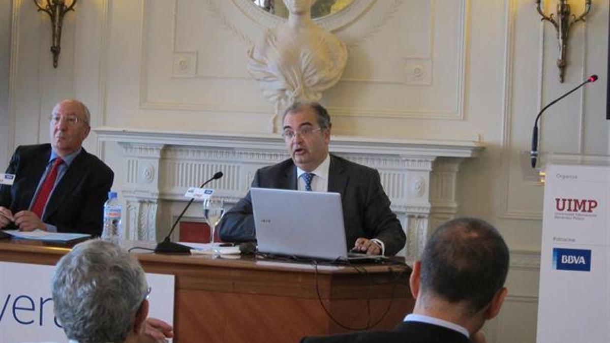 Ron (Banco Popular) dice que &amp;quot;no se puede permanecer en un modelo de bajos salarios para siempre