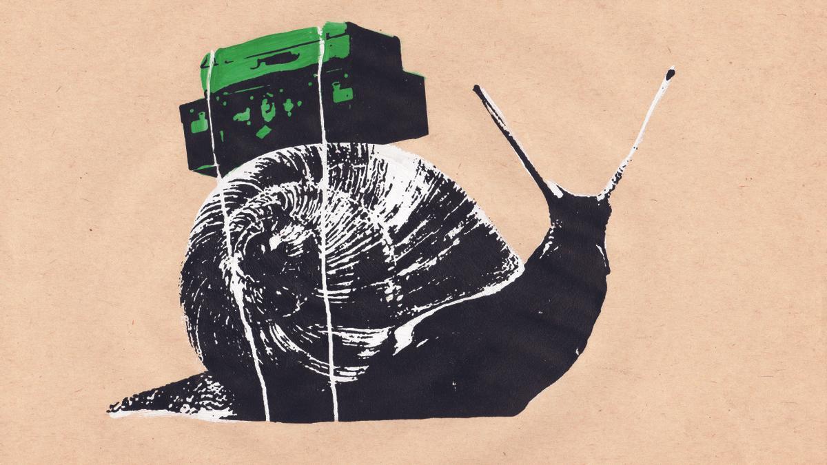 Ilustración de un caracol con maletas a cuestas.