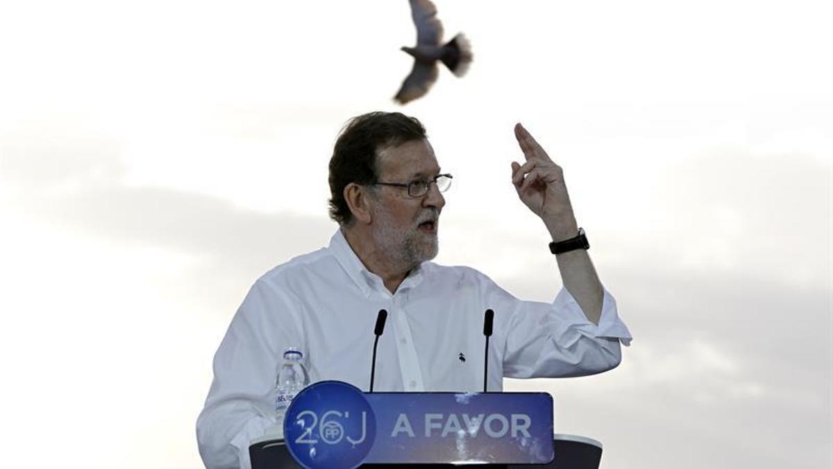 Rajoy no ve muy democrático que, tras la grabación al ministro, algunos busquen sacar &amp;quot;tajada&amp;quot;