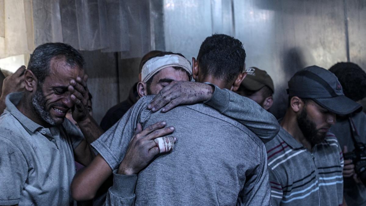 Luto por los muertos en el hospital Al Shifa