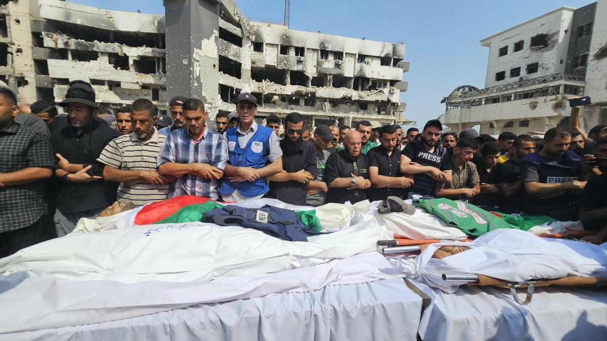 Funeral este lunes en Gaza por periodistas asesinados este domingo por la noche en un ataque de precisión israelí.